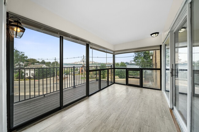 Building Photo - 9 Sterling Pl
