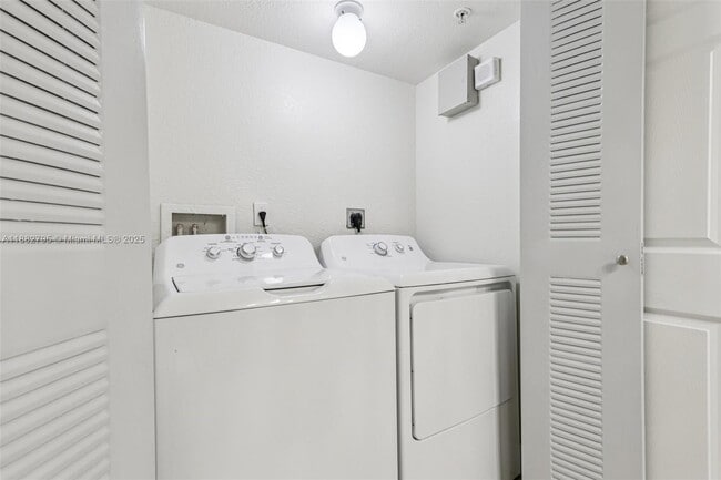 Building Photo - 15470 SW 284th St