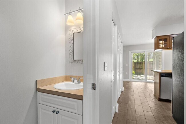 Building Photo - 5709 Dalden Dr