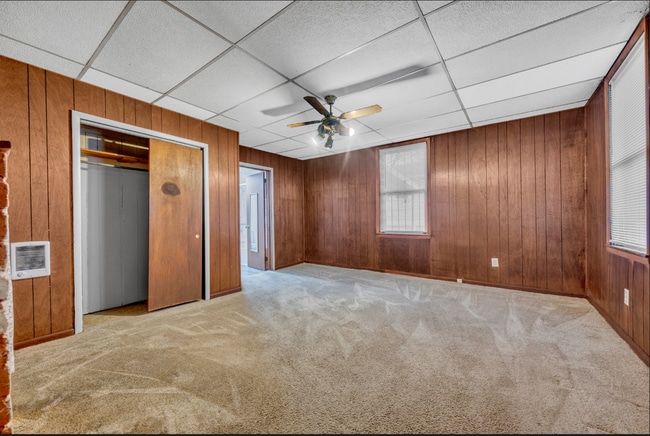 Building Photo - 419 7th St