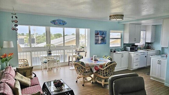 Building Photo - 1255 Tarpon Center Dr