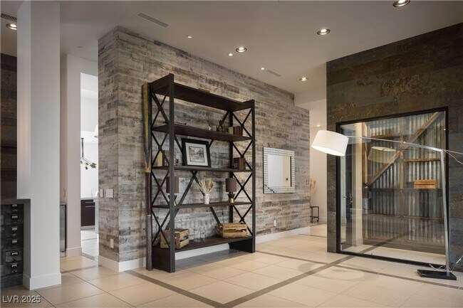 Building Photo - 1501 Foothills Village Dr