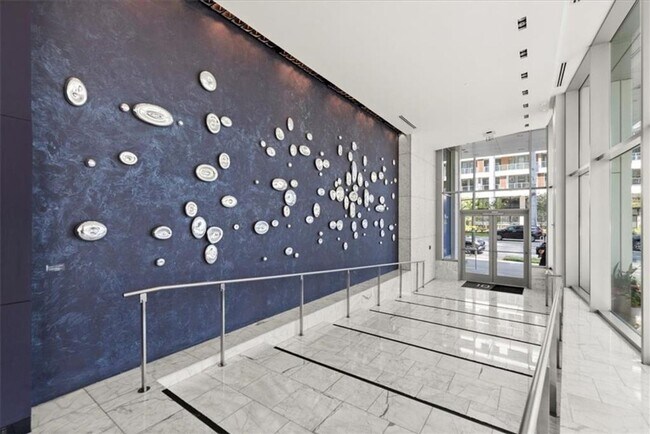 Building Photo - 10 Terminus Luxury 2 Bedroom Condo in Heart of Buckhead