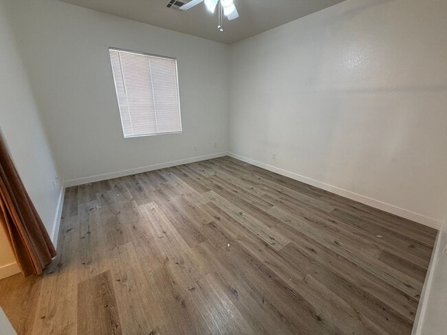 Building Photo - Mountain's Edge 3 Bed 3.5 Bath home in the Southwest. 1 Bed downstairs!