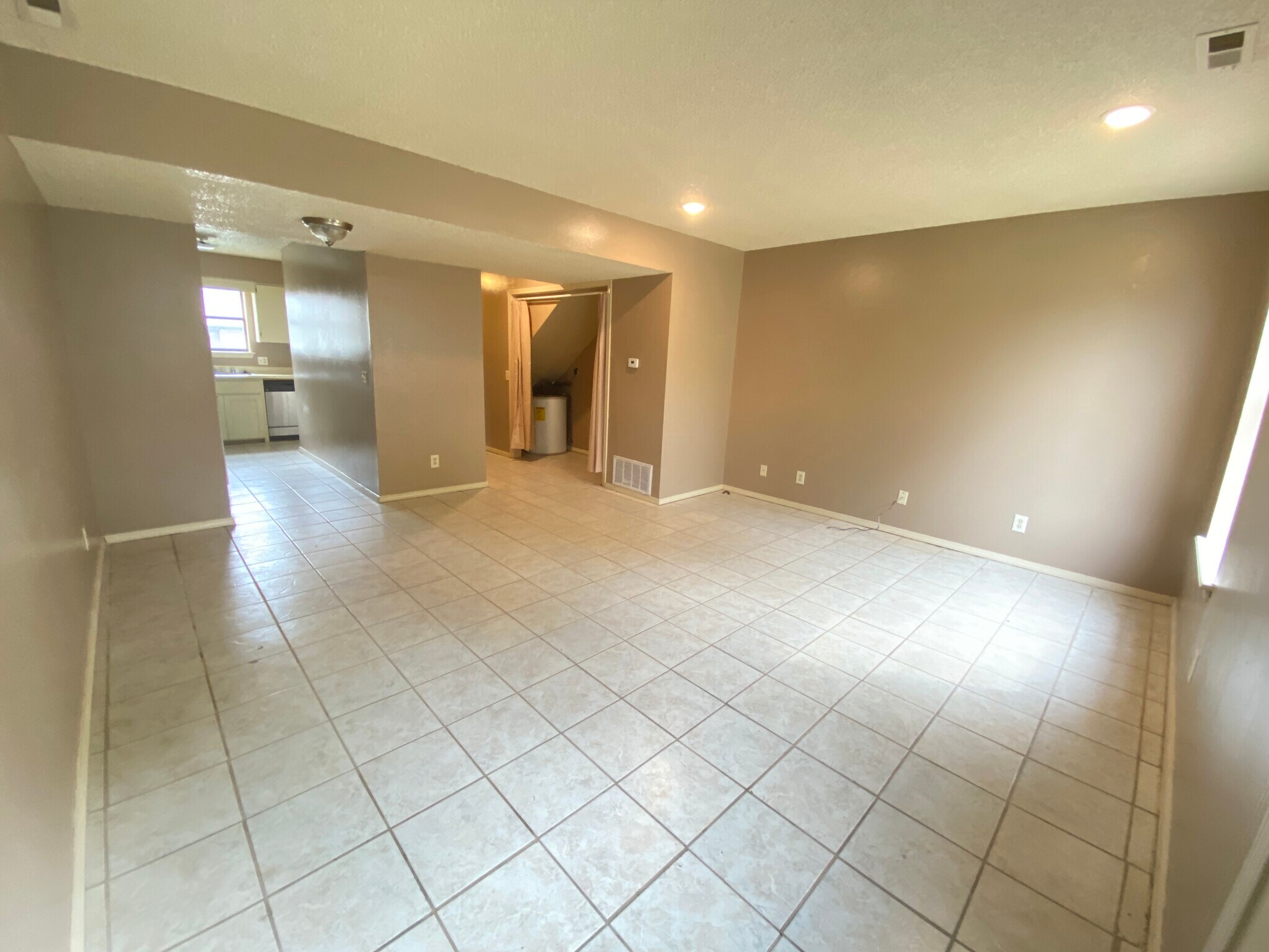 Building Photo - 1408 Christy Dr