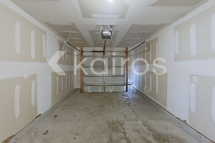 Building Photo - 1233 Zoysia Dr