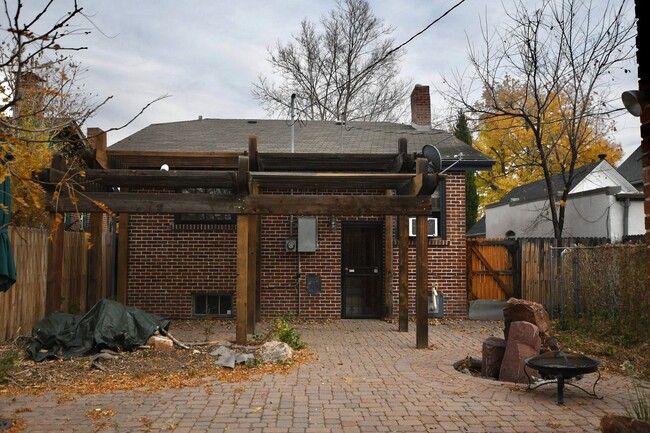 Building Photo - Wash Park Bungalow!