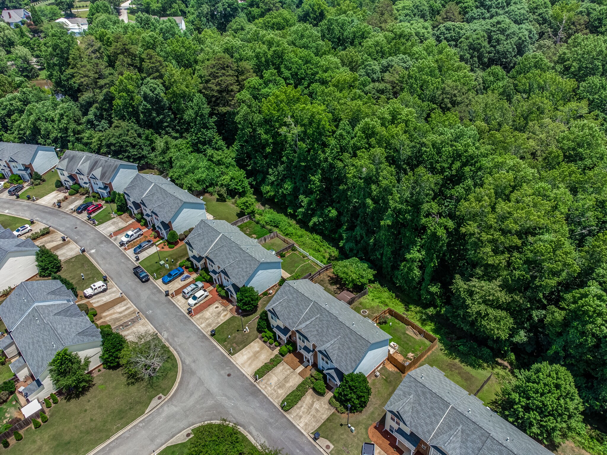 Building Photo - 211 Pearl Chambers Dr