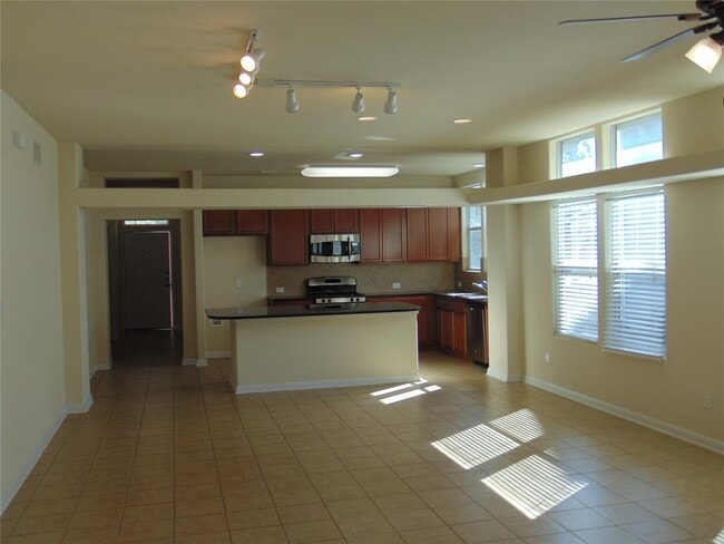 Building Photo - 1076 Sanders