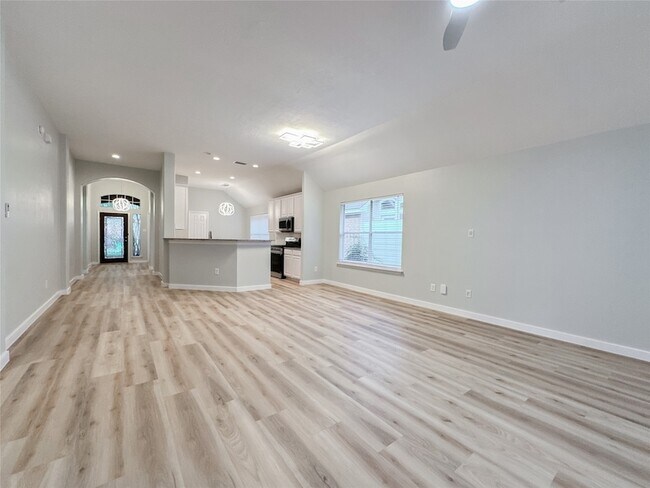 Building Photo - 27 Auburn Path Dr