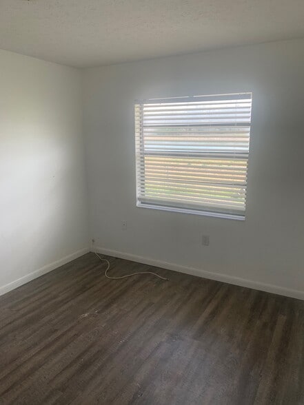 Building Photo - 4405 Garden Ln