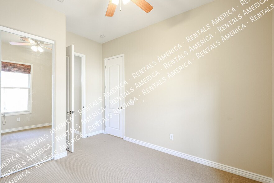 Building Photo - 2351 E Azalea Dr