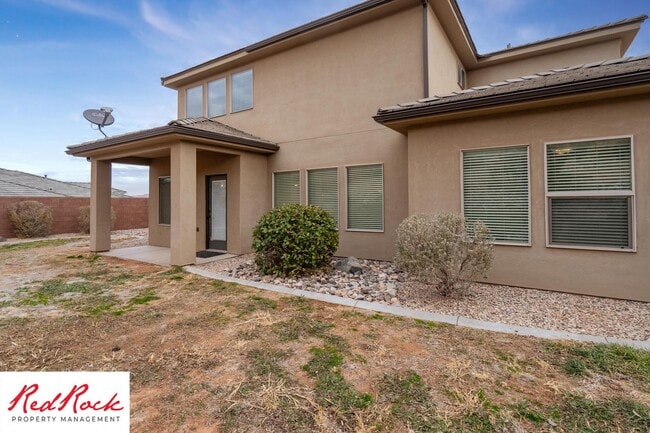 Building Photo - 4 Bedroom Spacious St. George Home with Large Backyard
