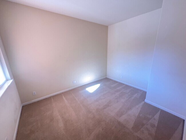 Building Photo - 6141 Ingleston Dr