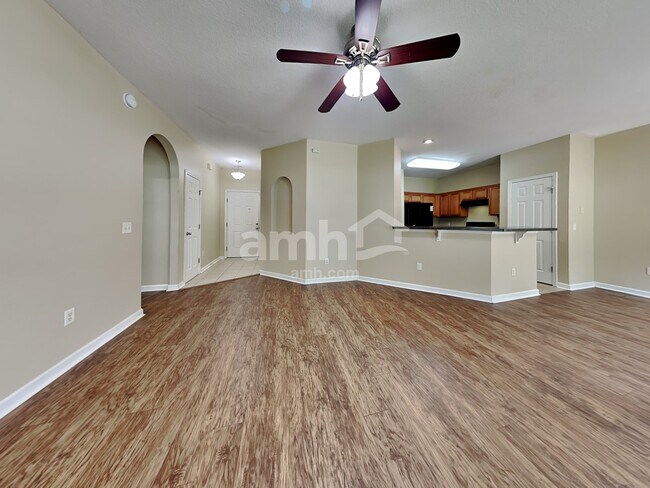Building Photo - 155 Red Oak Dr