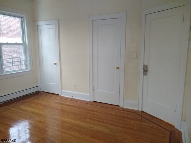 Building Photo - 326 Field Pl
