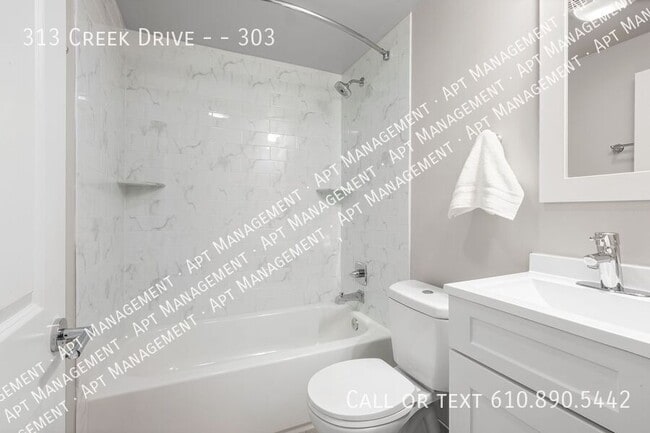 Building Photo - 313 Creek Dr