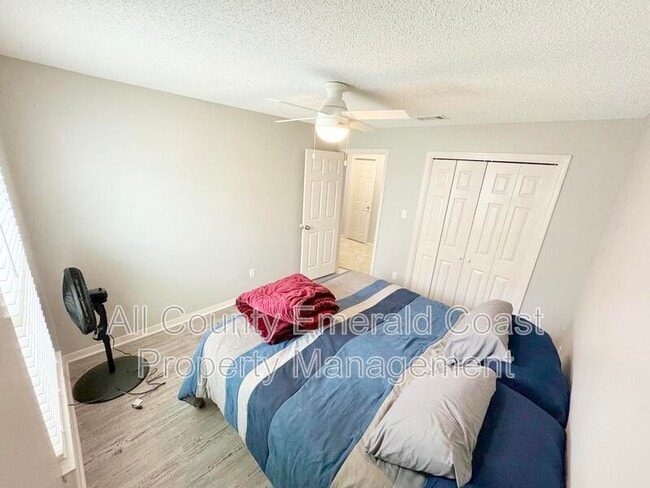 Building Photo - 915 Emily Cir