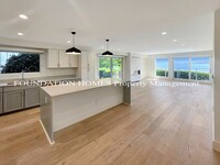 Building Photo - VIDEO - Ultra-Luxury Unit with SF City Vie...