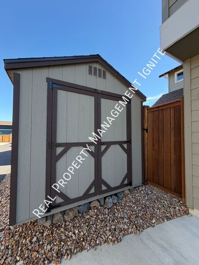Building Photo - 2713 NE Black Oak Pl