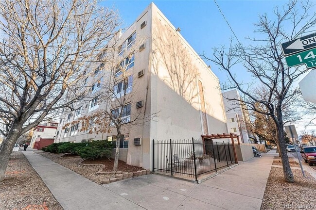 Building Photo - 1390 Emerson St