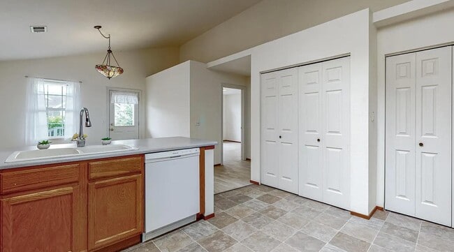 Building Photo - 2093 Tina Ct