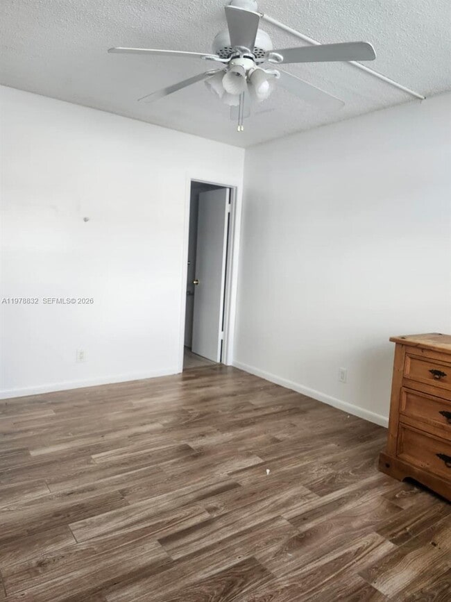 Building Photo - 10037 Winding Lake Rd