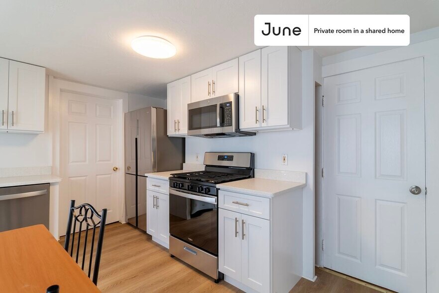 Building Photo - Room in Shared 4 bed/4 bath home in East Cambridge