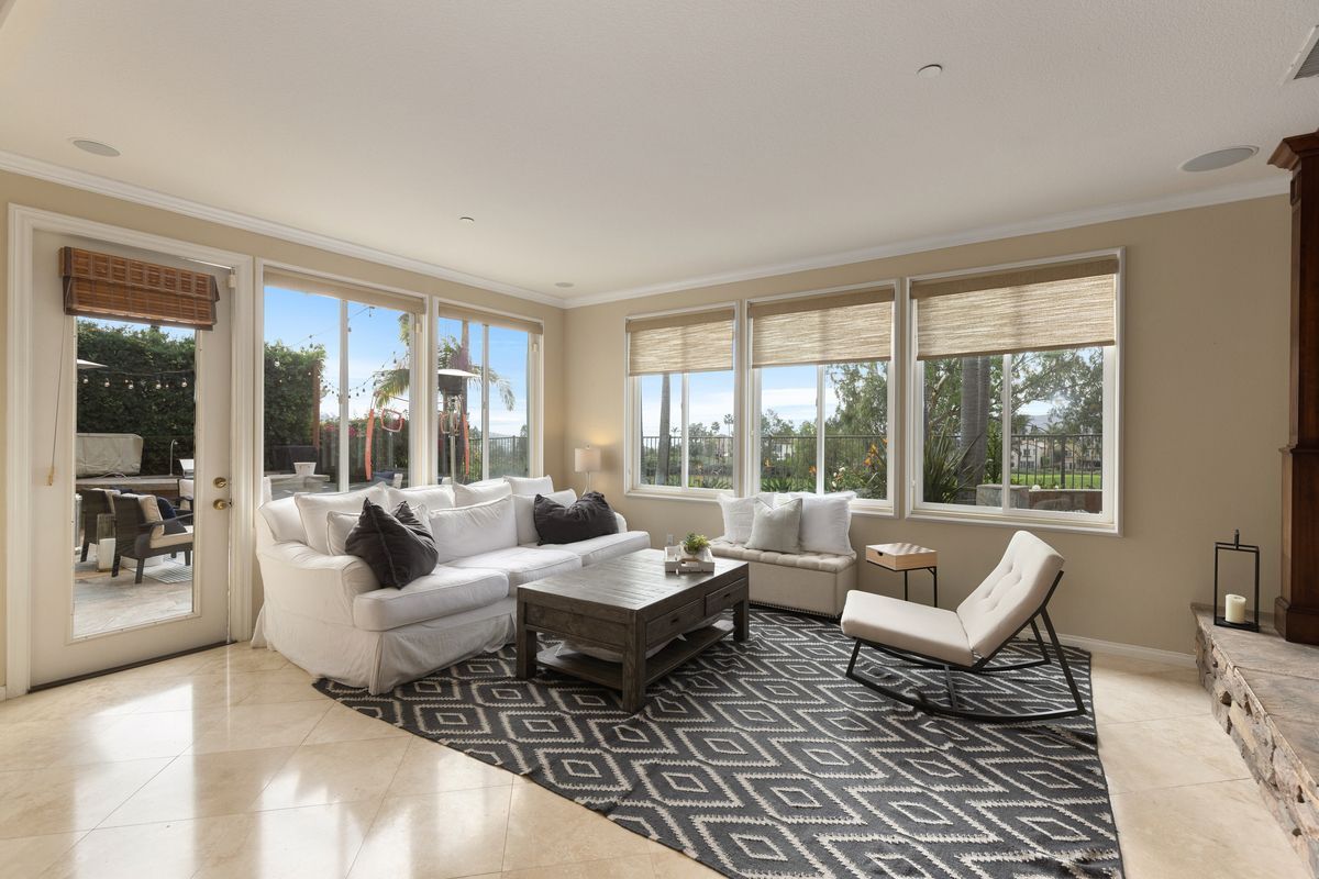 Building Photo - 414 Camino Bandera