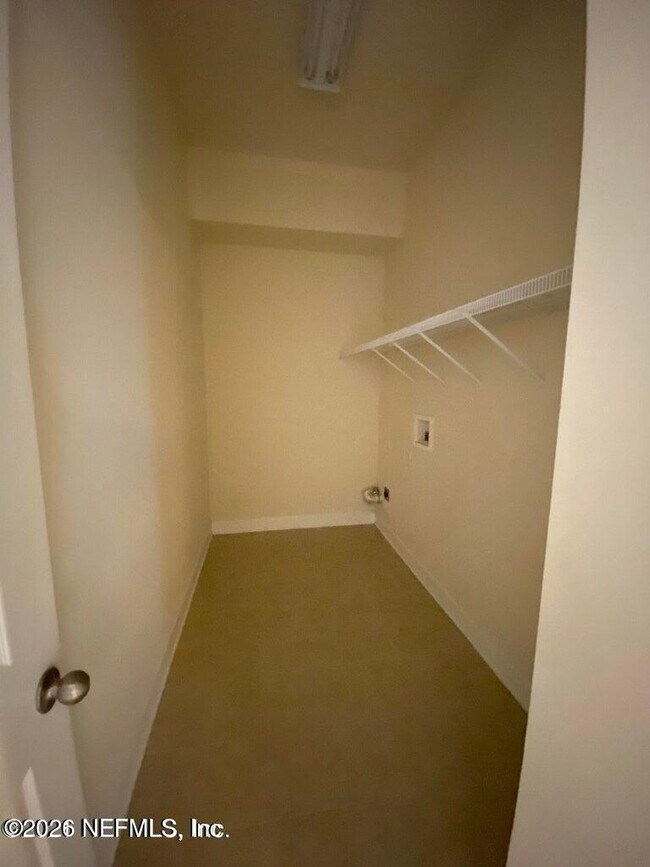 Building Photo - 2035 Secret Garden Ln