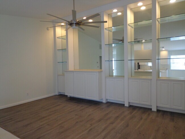 Building Photo - 8097 Montserrat Pl