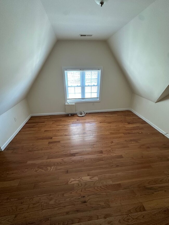 Building Photo - 126 James St