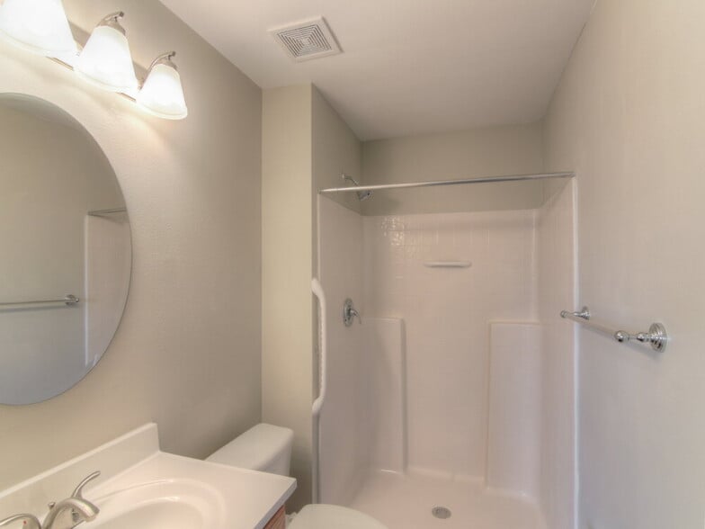 Building Photo - 3667 Queens Cove Blvd