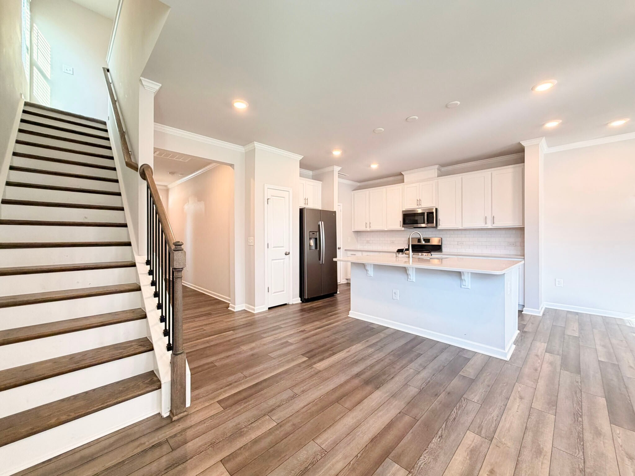 Building Photo - 400 Hazy Hills Ln