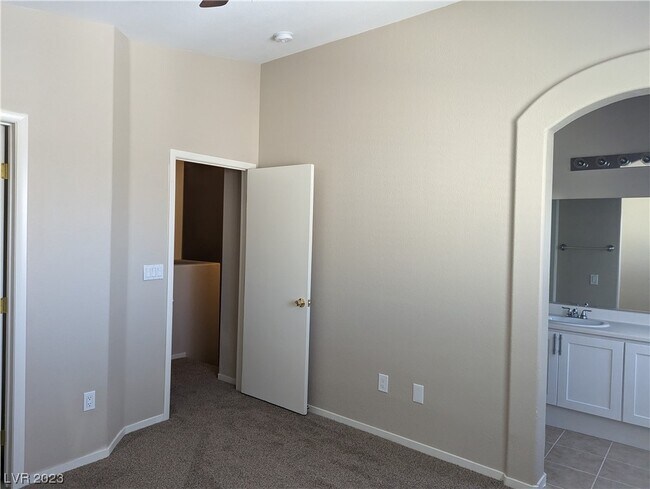 Building Photo - 8840 Roping Rodeo Ave