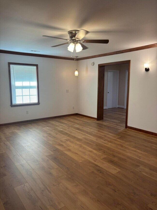 Building Photo - 855 Whatley St