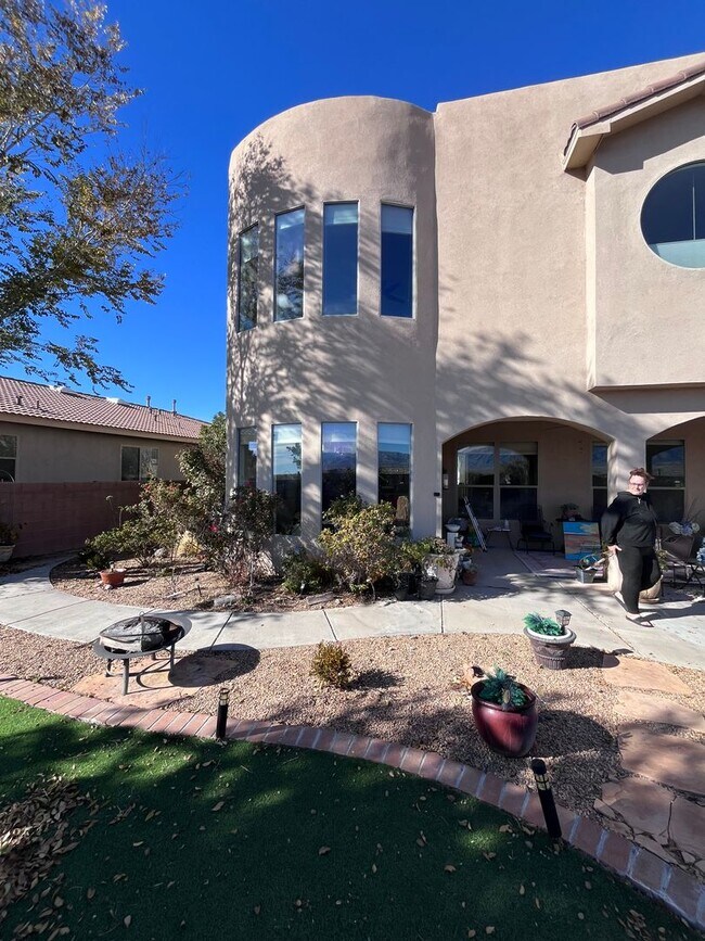 Building Photo - 1124 San Augustin Dr