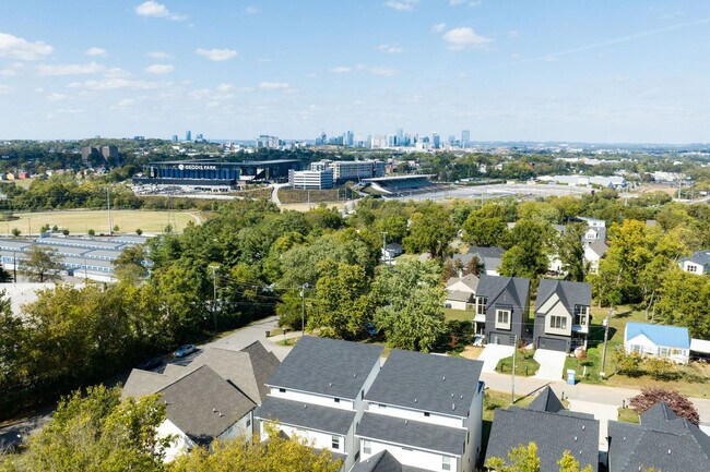 Building Photo - 521 Camden Dr