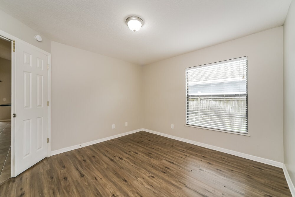 Building Photo - 4222 Barnsley Ln