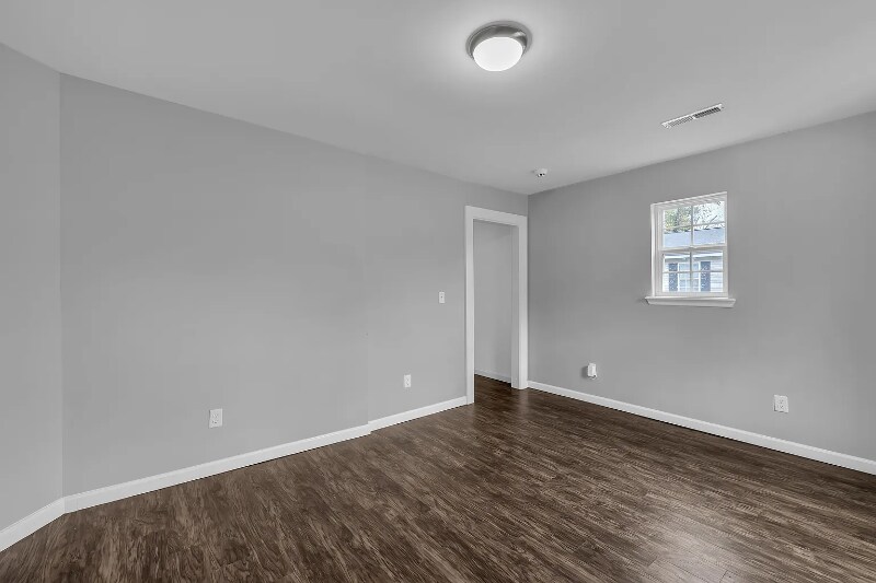 Building Photo - 2007 Wilson St