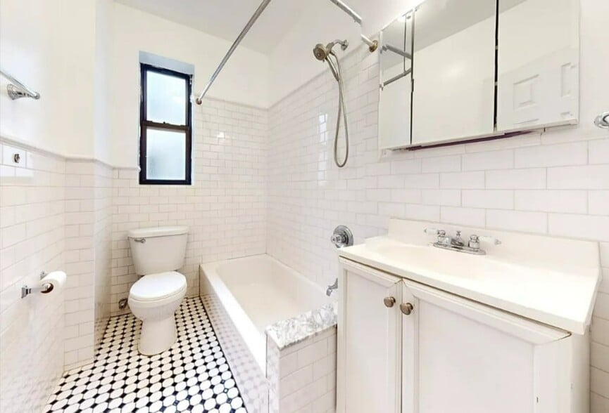 Building Photo - Edgecombe Avenue