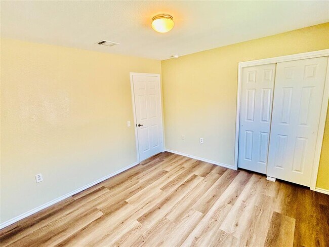 Building Photo - 1220 Anise Dr