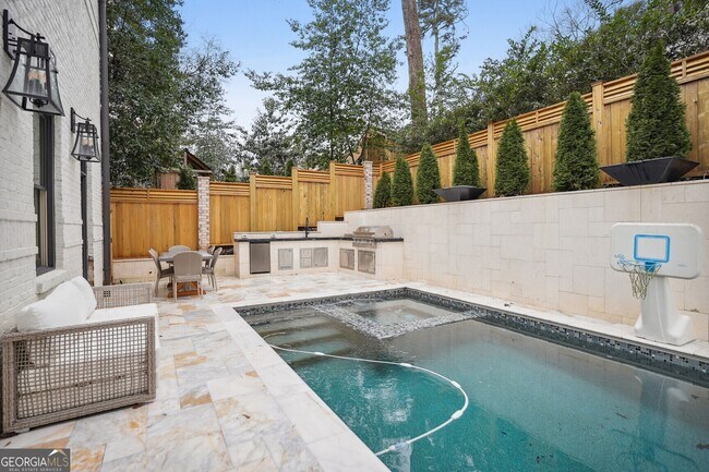 Building Photo - 1930 Northside Dr NW