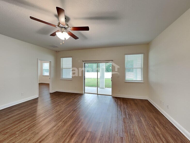 Building Photo - 1355 Celery Ave