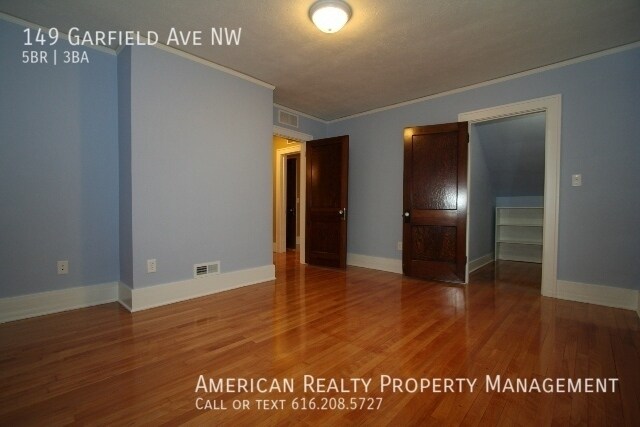 Building Photo - 149 Garfield Ave NW