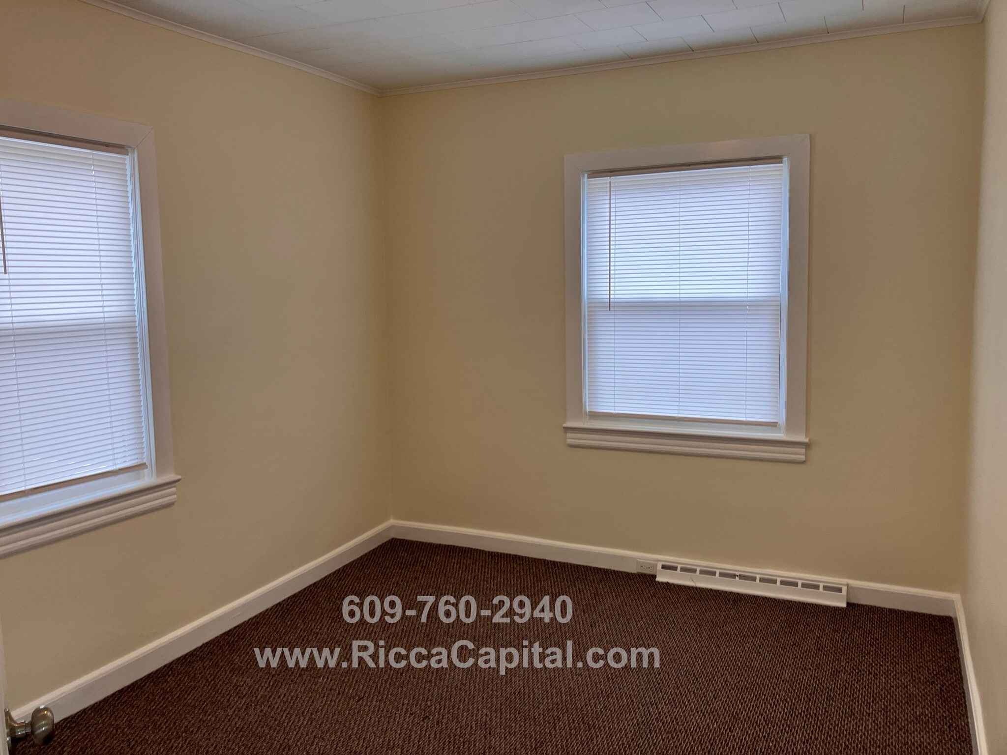 Building Photo - 308 13th St