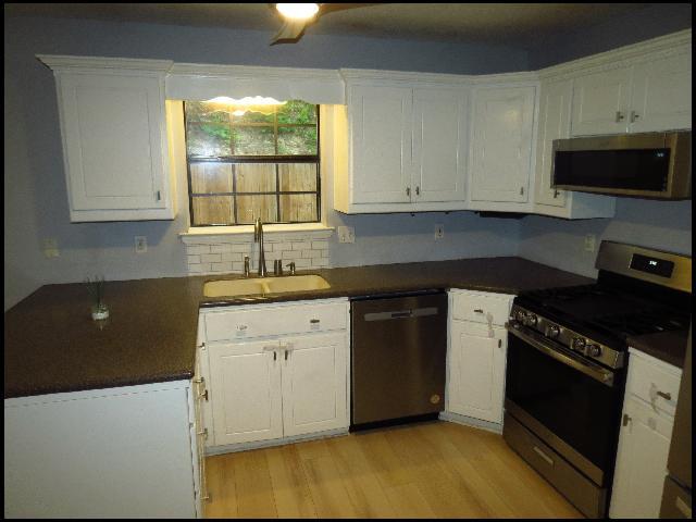 Building Photo - 3704 Lakewood Valley Dr