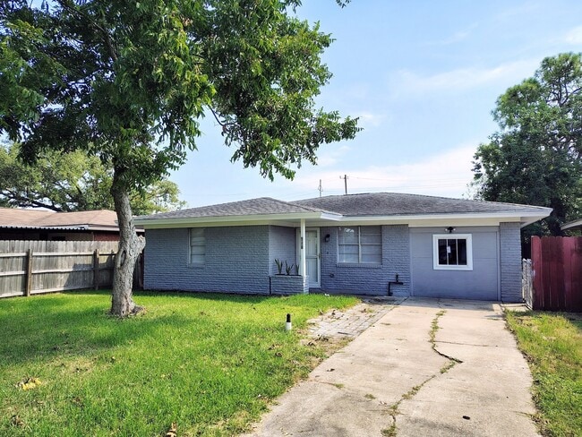 Primary Photo - 2821 1st Ave N