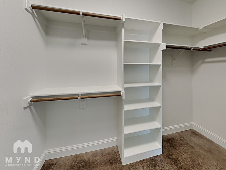 Building Photo - 5711 Barkridge Dr