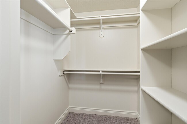 Building Photo - 9638 Zarda Dr